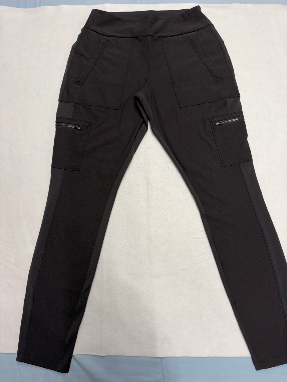 Athleta Headlands Hybrid Cargo Tech Leggings with Zip Pockets Size 6